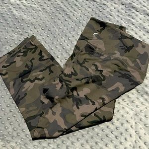 Zyia Camouflage, capri length. Size 14-16.